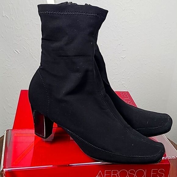 Aerosoles Black Booties, Zipper down the Sides, Size 7 - Picture 1 of 10